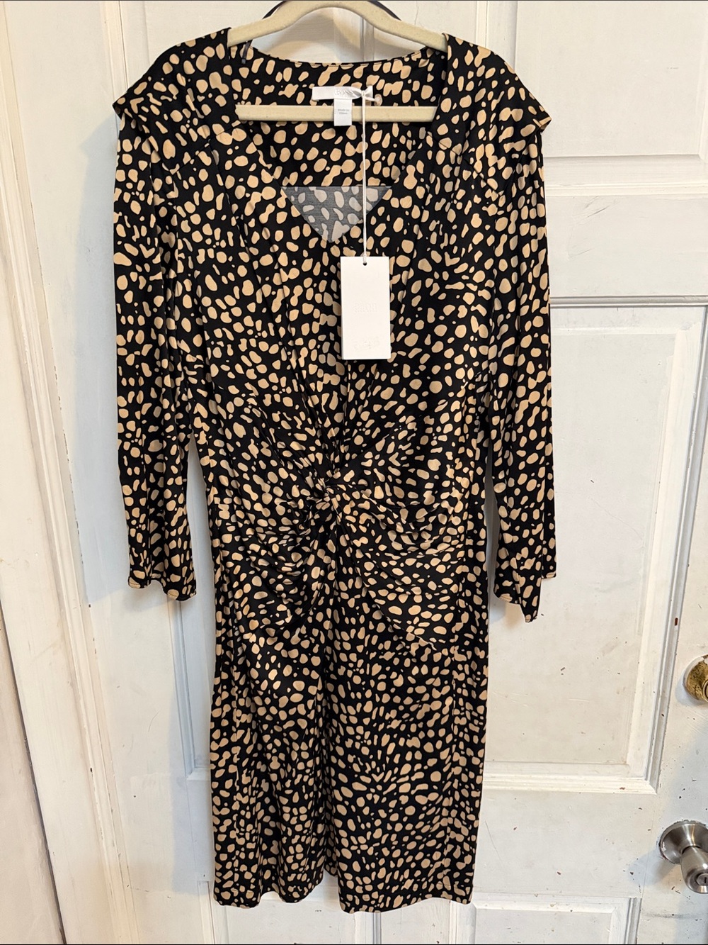 NWT Hugo Boss BOSS Black and Beige Knot-Front Long Sleeve Dress- size 2